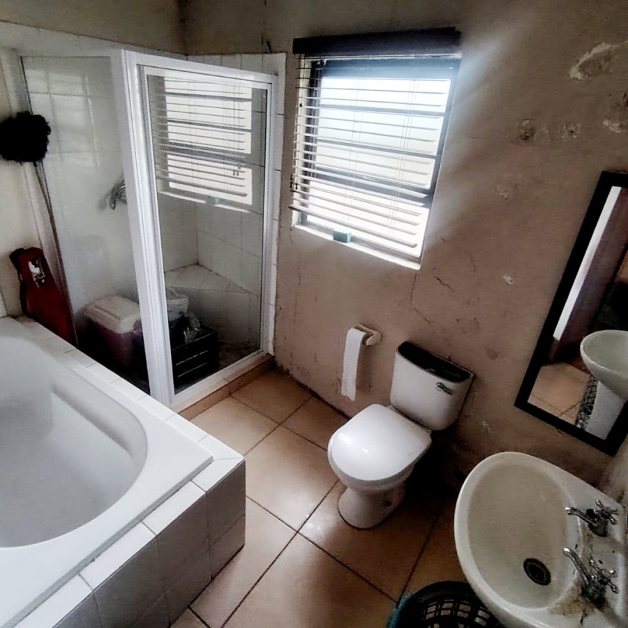 5 Bedroom Property for Sale in Mdantsane Nu 3 Eastern Cape